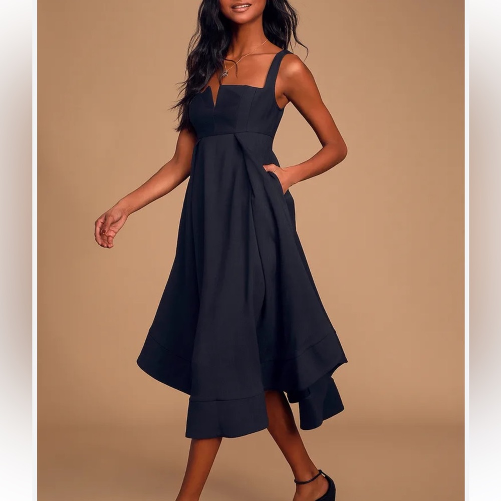 Trendy, midi dress!
